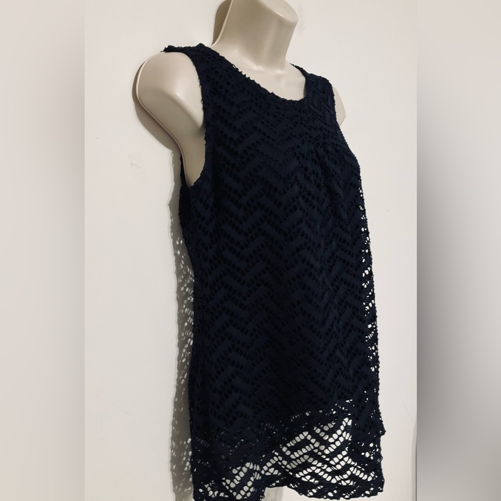 Banana republic Sleeveless eyelet top - Picture 2 of 8